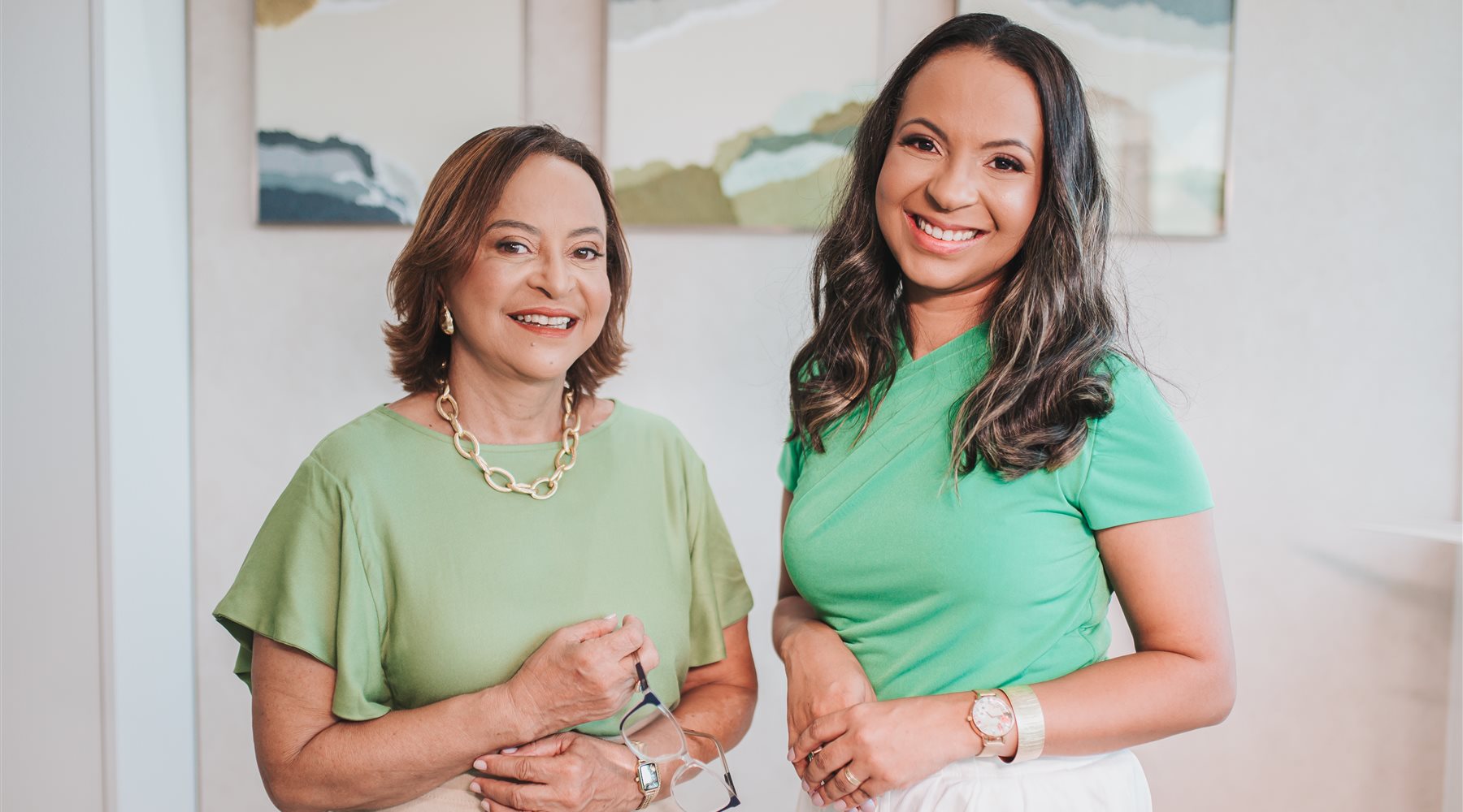 Dra. Suzete Matos e Dra. Isabela Matos na Clínica EndoUro